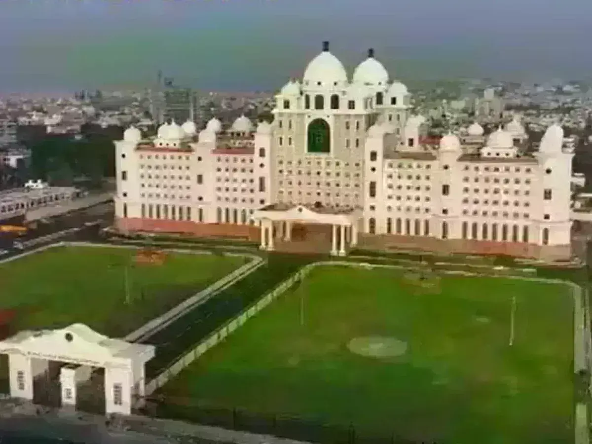 KCR to hold first meeting with ministers today at newly-inaugurated Secretariat KCR to hold first meeting with ministers today at newly-inaugurated Secretariat